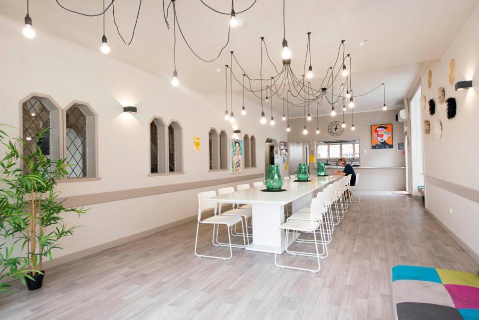 Bridge Backpackers Hostel Νέλσον Εξωτερικό φωτογραφία The dining room at the new student village