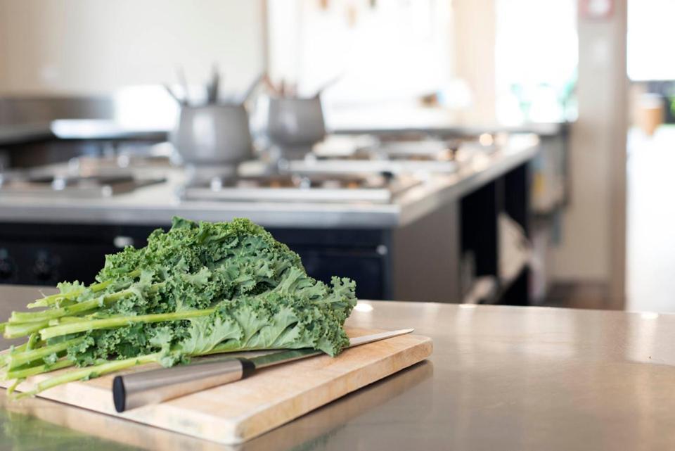 Bridge Backpackers Hostel Νέλσον Εξωτερικό φωτογραφία Kale on a cutting board