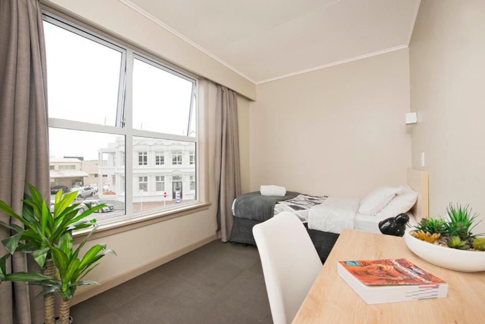 Bridge Backpackers Hostel Νέλσον Εξωτερικό φωτογραφία A typical studio apartment