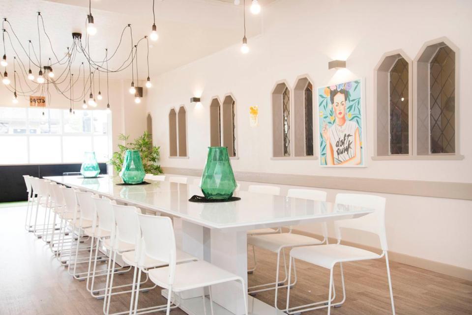 Bridge Backpackers Hostel Νέλσον Εξωτερικό φωτογραφία The interior of the restaurant