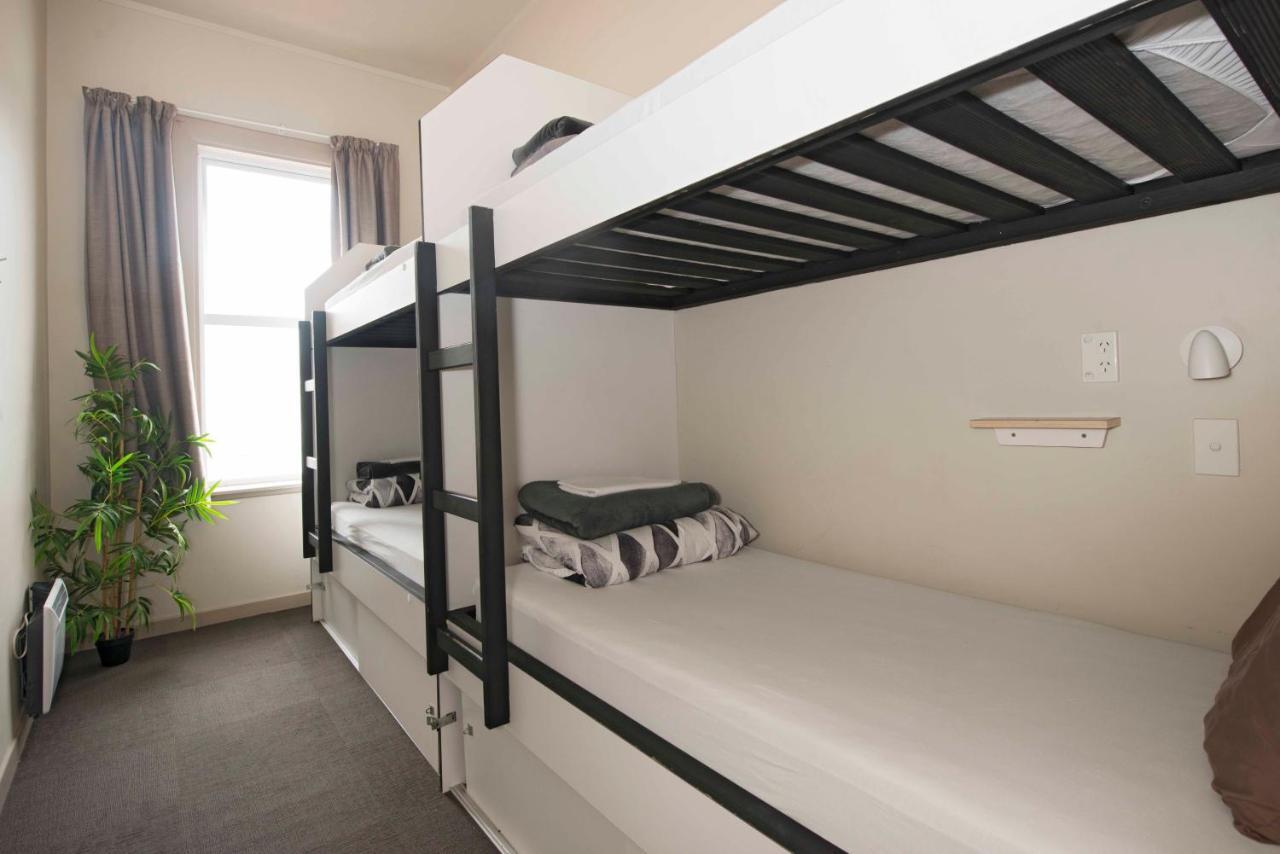 Bridge Backpackers Hostel Νέλσον Εξωτερικό φωτογραφία A bunk bed